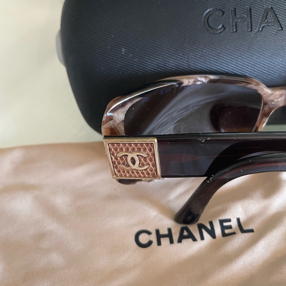 CHANEL sunglasses - Picture 2 of 5